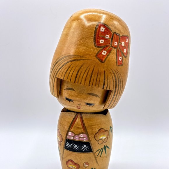 Hajime Miyashita creative Kokeshi "Girl in shyness" 1940-2006 7.5" 11.0oz